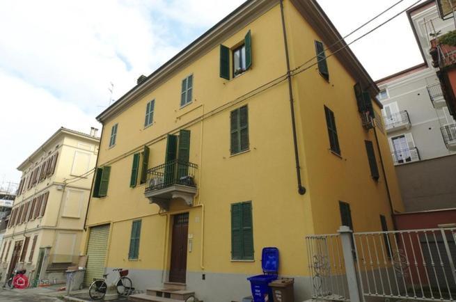 Parma: Bilocale A Due Passi Dal Centro Storico Apartment Exterior foto